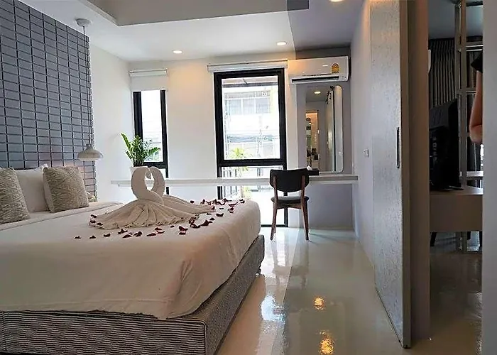 Hotel Quite Grove 3*