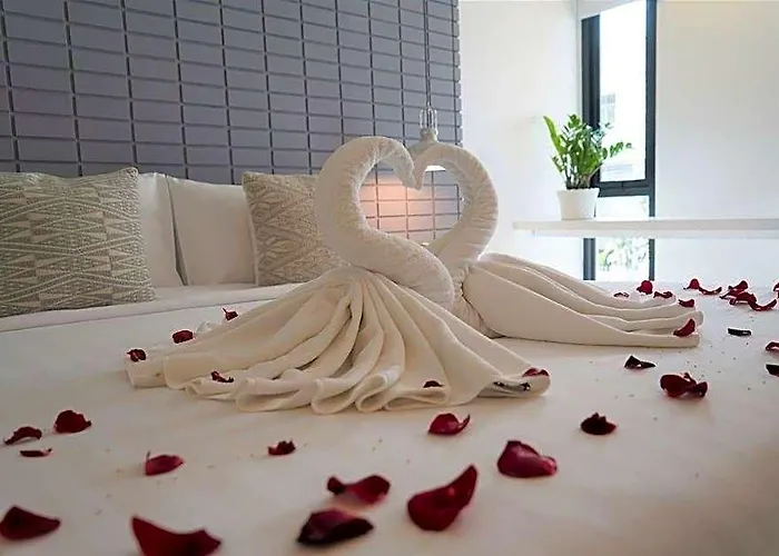 Quite Grove Hotel