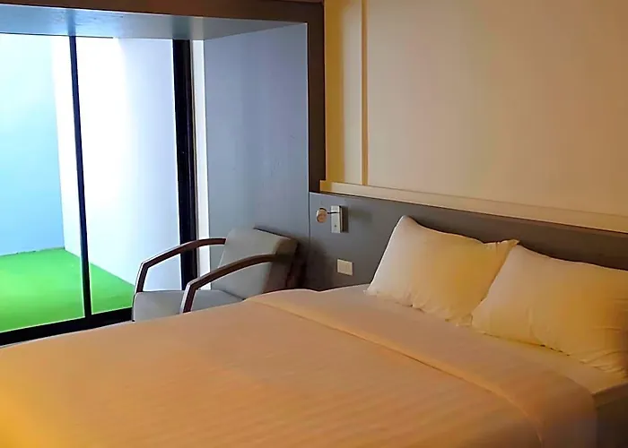 Quite Grove Hotel 3*